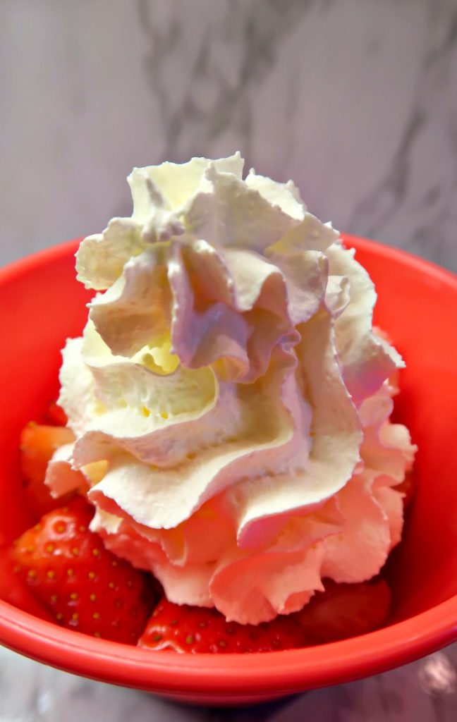 Keto Strawberries And Whipped Cream Easy Keto Living 3789