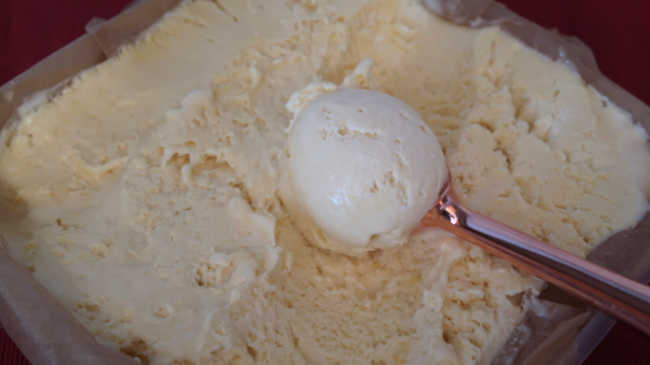 Keto Vanilla Ice Cream Recipe - Easy Low Carb No Churn Dessert